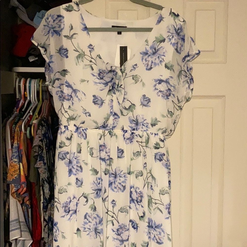 White blue floral maxi dress